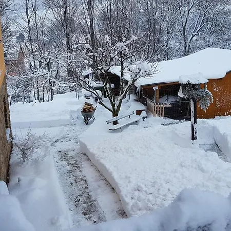 Waldhufenidyll Im Erzgebirge